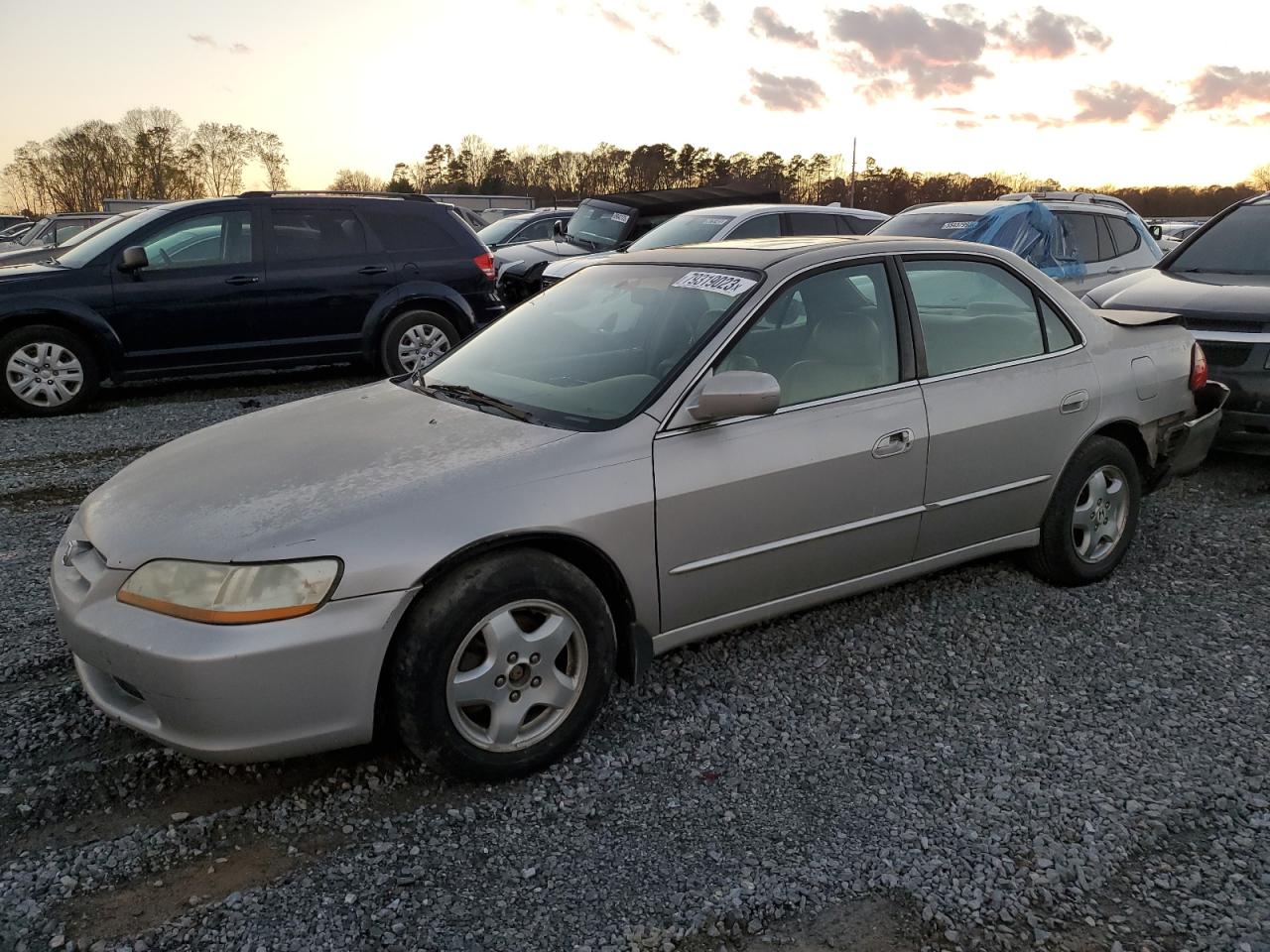Image 1 of 1998 HONDA ACCORD EX 1998 with VIN 1HGCG1650WA075285