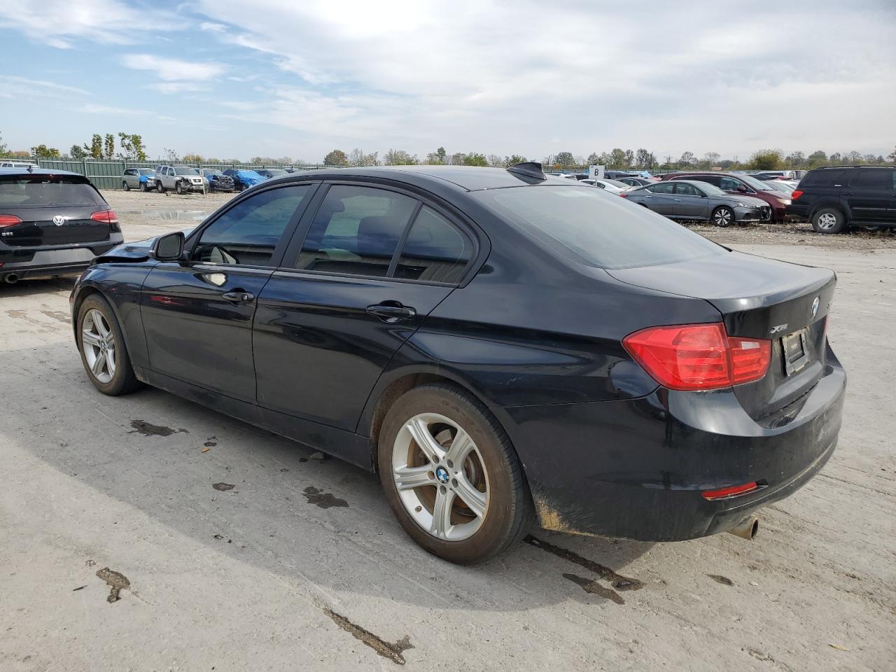 Obraz 2 z 2015 BMW 320 I XDRIVE 2015 z VIN WBA3C3C54FK202301