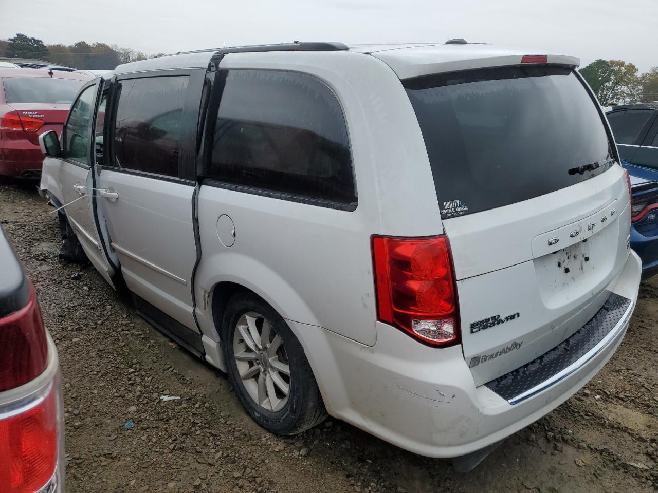 Image 2 of 2016 DODGE GRAND CARAVAN SXT 2016 with VIN 2C4RDGCG8GR368732