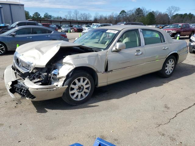 Image 1 of 2006 LINCOLN TOWN CAR SIGNATURE LIMITED 2006 with VIN 1LNHM82V66Y619397