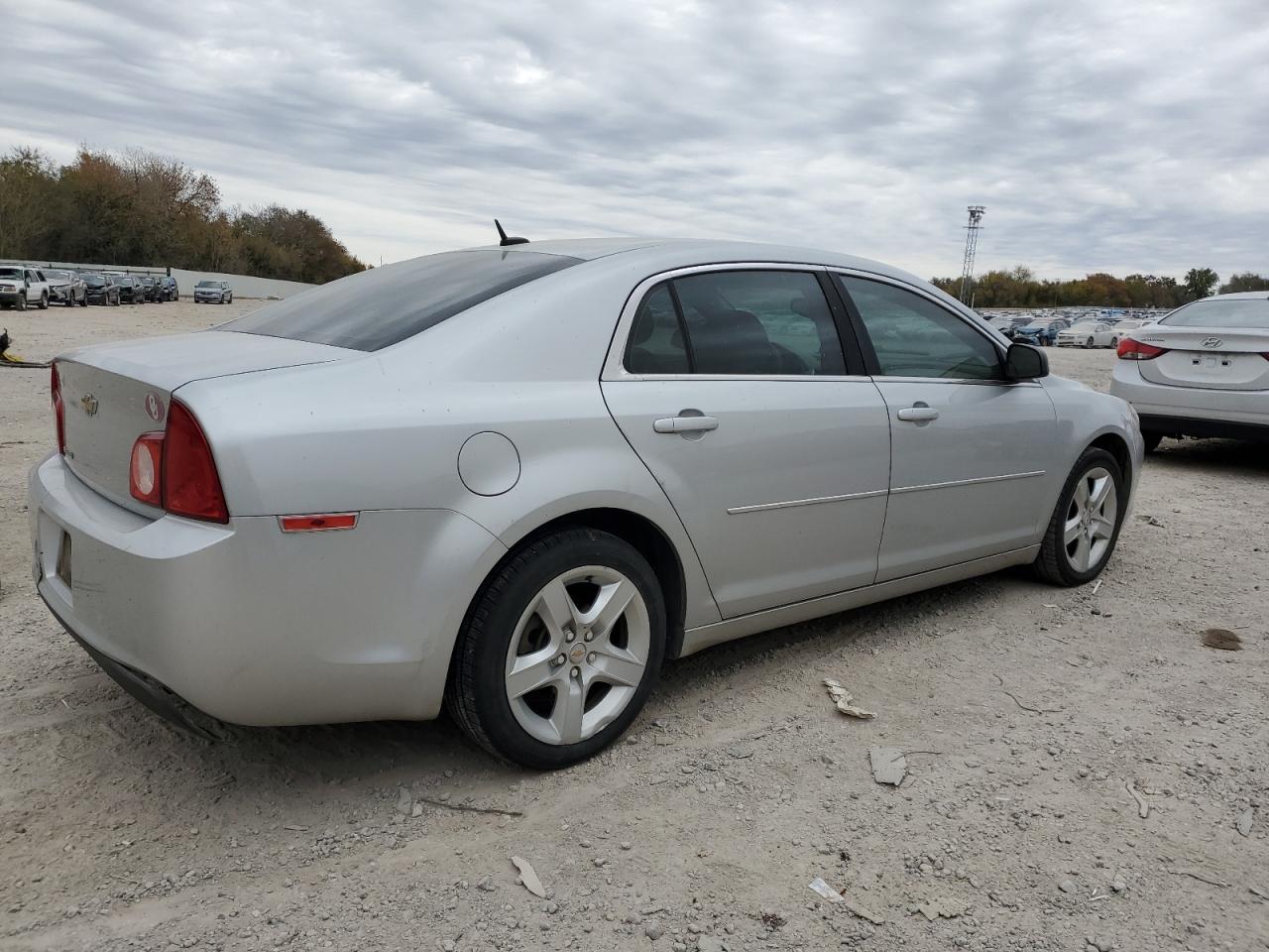 Obraz 3 z Chevrolet Malibu Ls 2011 z VIN 1G1ZB5E16BF236242