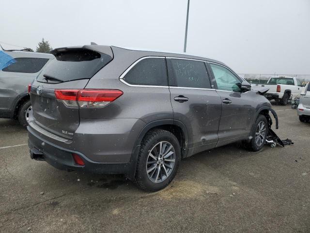 Image 3 of 2019 TOYOTA HIGHLANDER SE 2019 with VIN 5TDJZRFH6KS617205