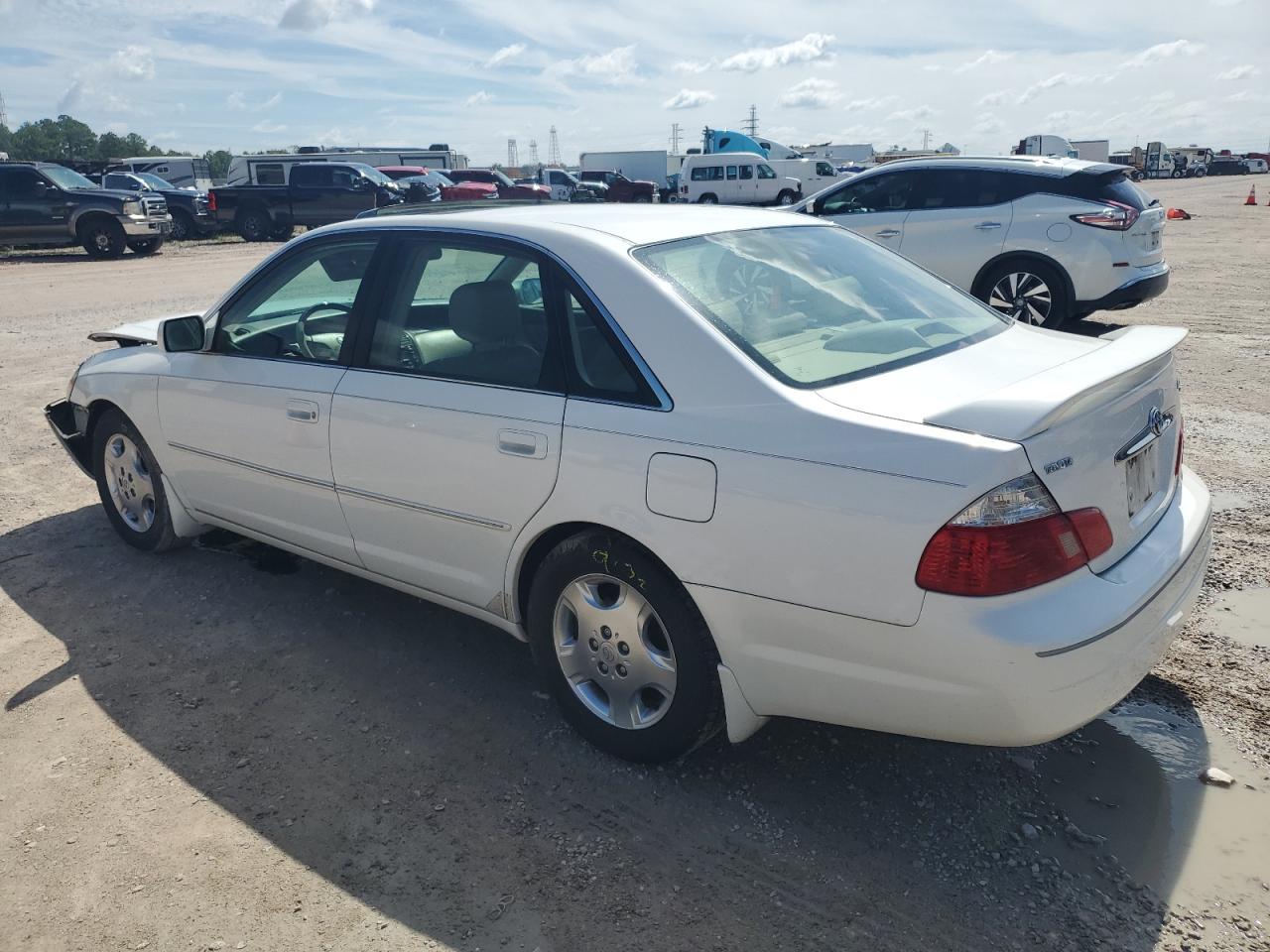 Image 2 of 2004 TOYOTA AVALON XL 2004 with VIN 4T1BF28BX4U369421