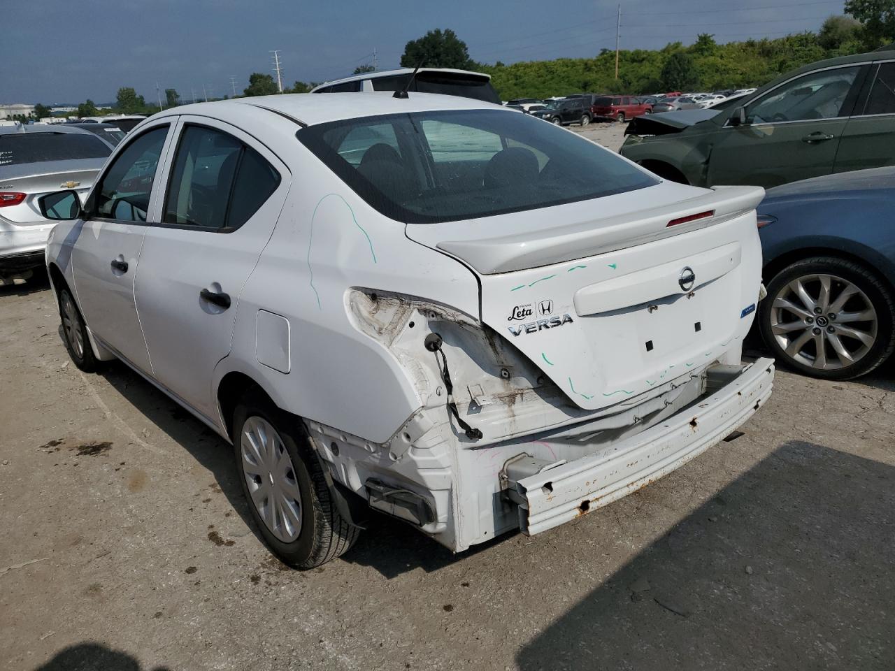 Изображение 2 Nissan Versa S 2016 с VIN 3N1CN7AP2GL877995