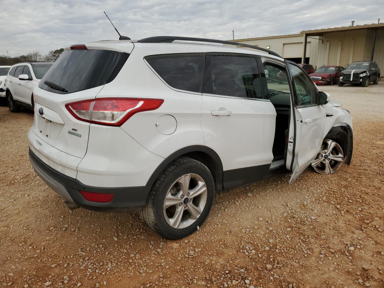 Image 3 of 2015 FORD ESCAPE SE 2015 with VIN 1FMCU0GX8FUA99362