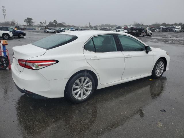 Image 3 of 2020 TOYOTA CAMRY LE 2020 with VIN 4T1L11AKXLU882397
