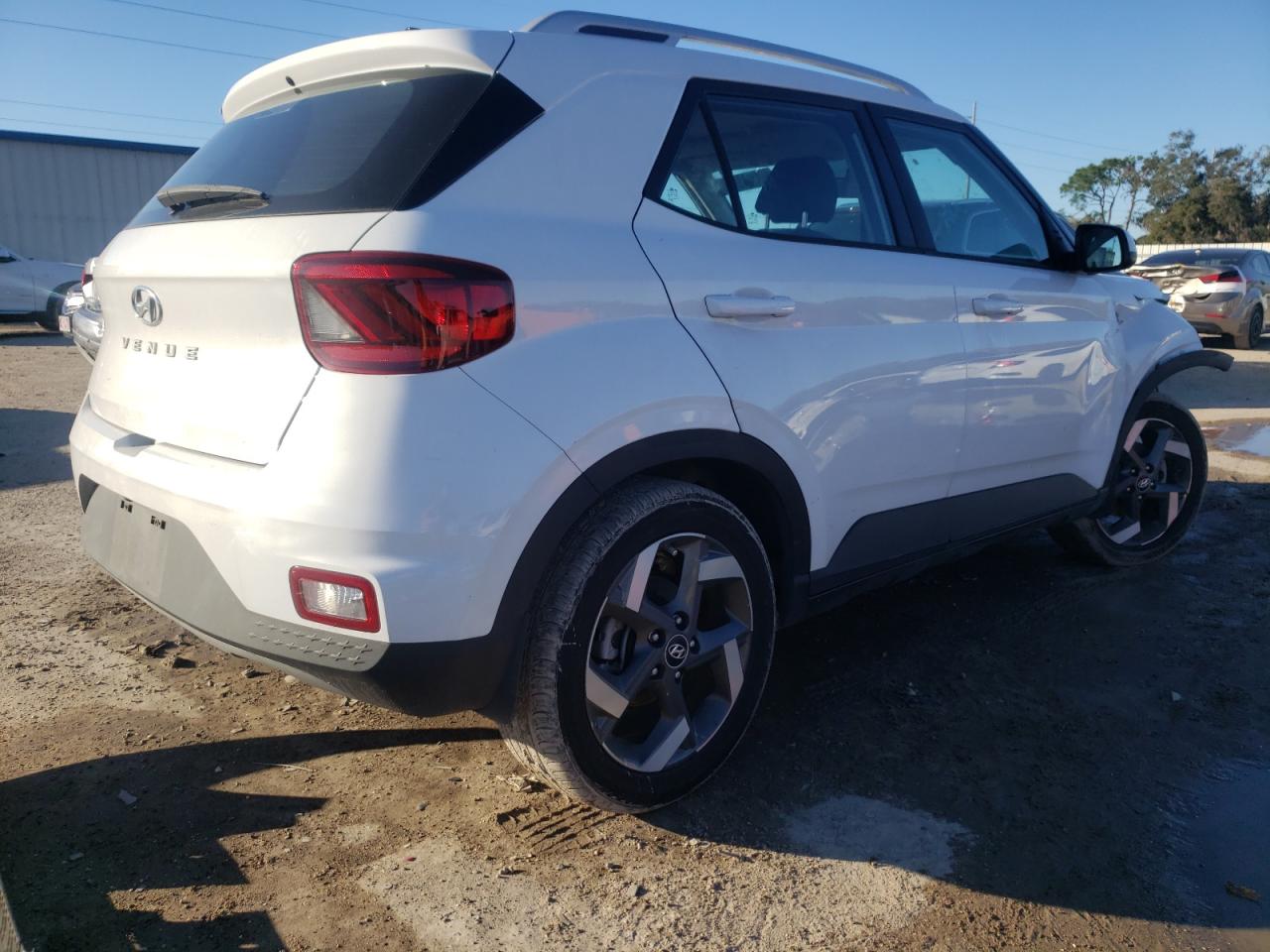 Obraz 3 z 2022 HYUNDAI VENUE SEL 2022 z VIN KMHRC8A35NU180867