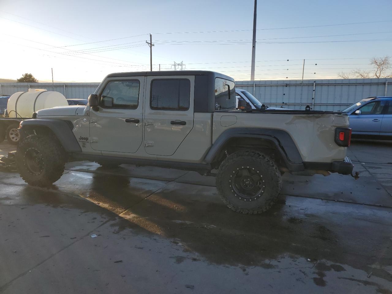 Image 2 of 2020 JEEP GLADIATOR SPORT 2020 with VIN 1C6HJTAG0LL213862