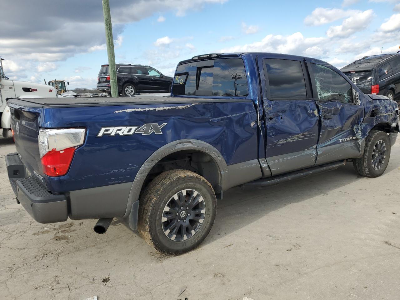Image 3 of 2017 NISSAN TITAN XD SL 2017 with VIN 1N6AA1F4XHN546687