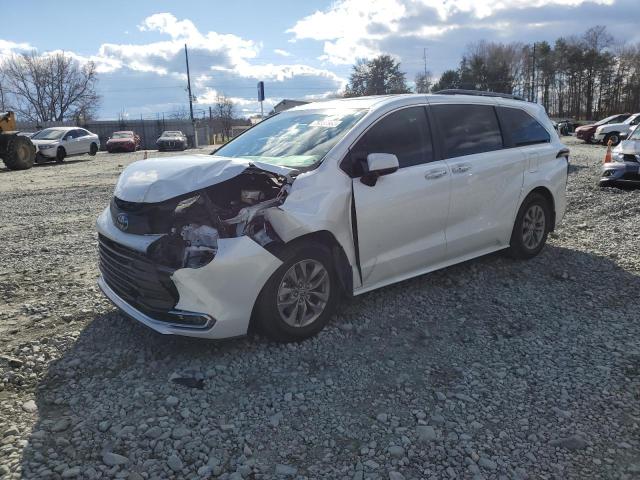 2022 TOYOTA SIENNA XLE 2022 image