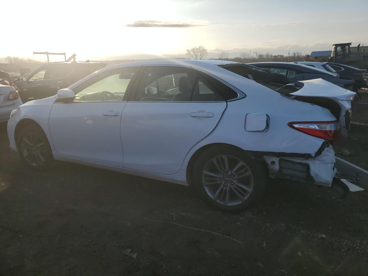 Obraz 2 z 2016 TOYOTA CAMRY LE 2016 z VIN 4T1BF1FKXGU605552