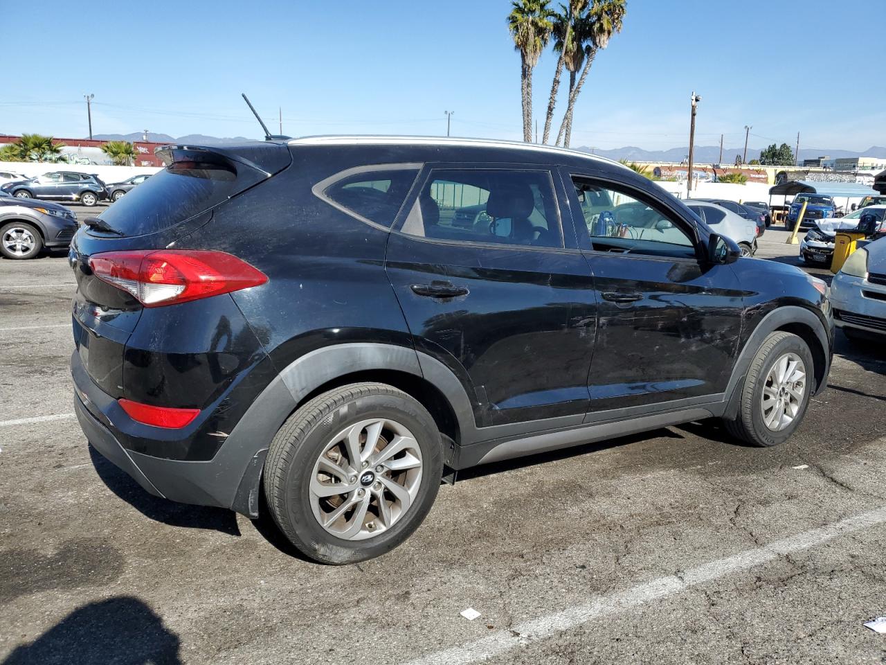 Image 3 of 2016 HYUNDAI TUCSON LIMITED 2016 with VIN KM8J33A40GU235351