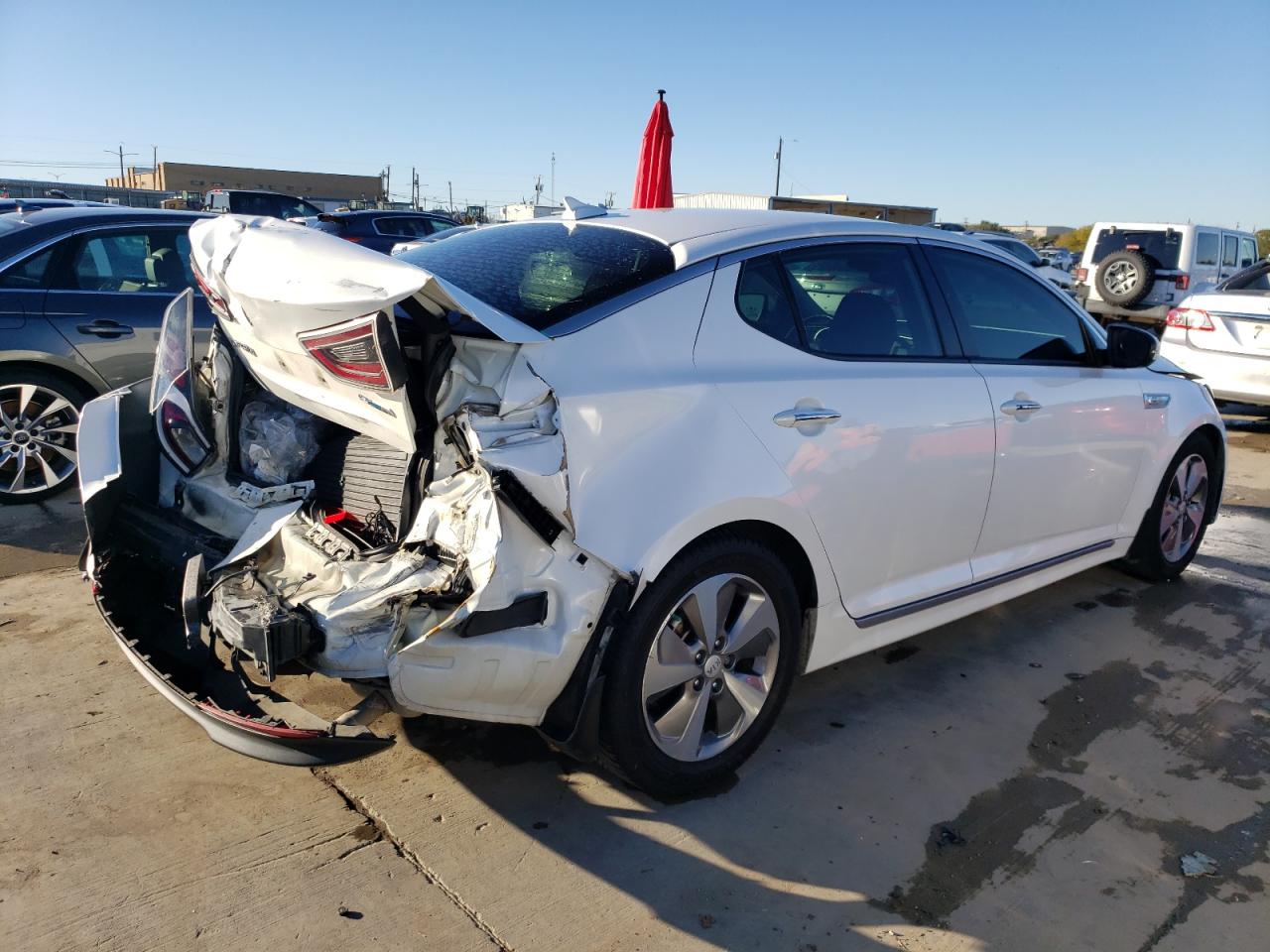 Image 3 of 2014 KIA OPTIMA HYBRID 2014 with VIN KNAGN4ADXE5074588