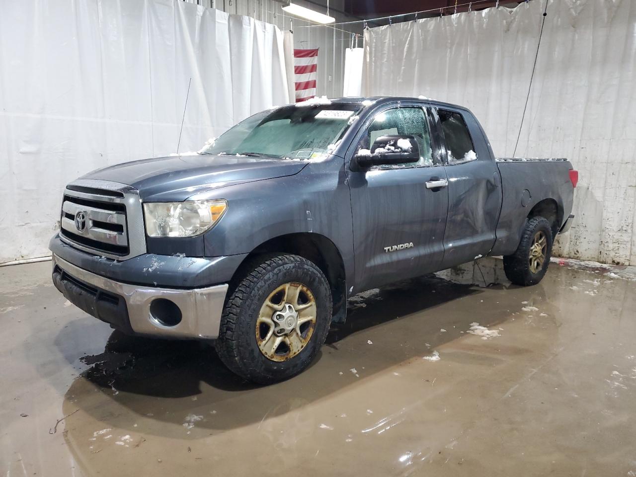 Image 1 of 2010 TOYOTA TUNDRA DOUBLE CAB SR5 2010 with VIN 5TFUM5F15AX015363