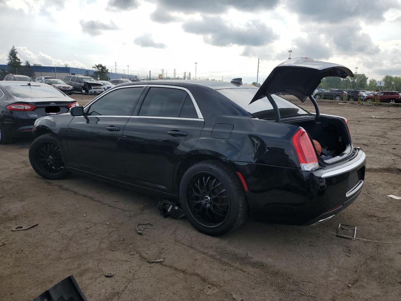 Image 2 of Chrysler 300 Touring 2018 with VIN 2C3CCAAG4JH338251
