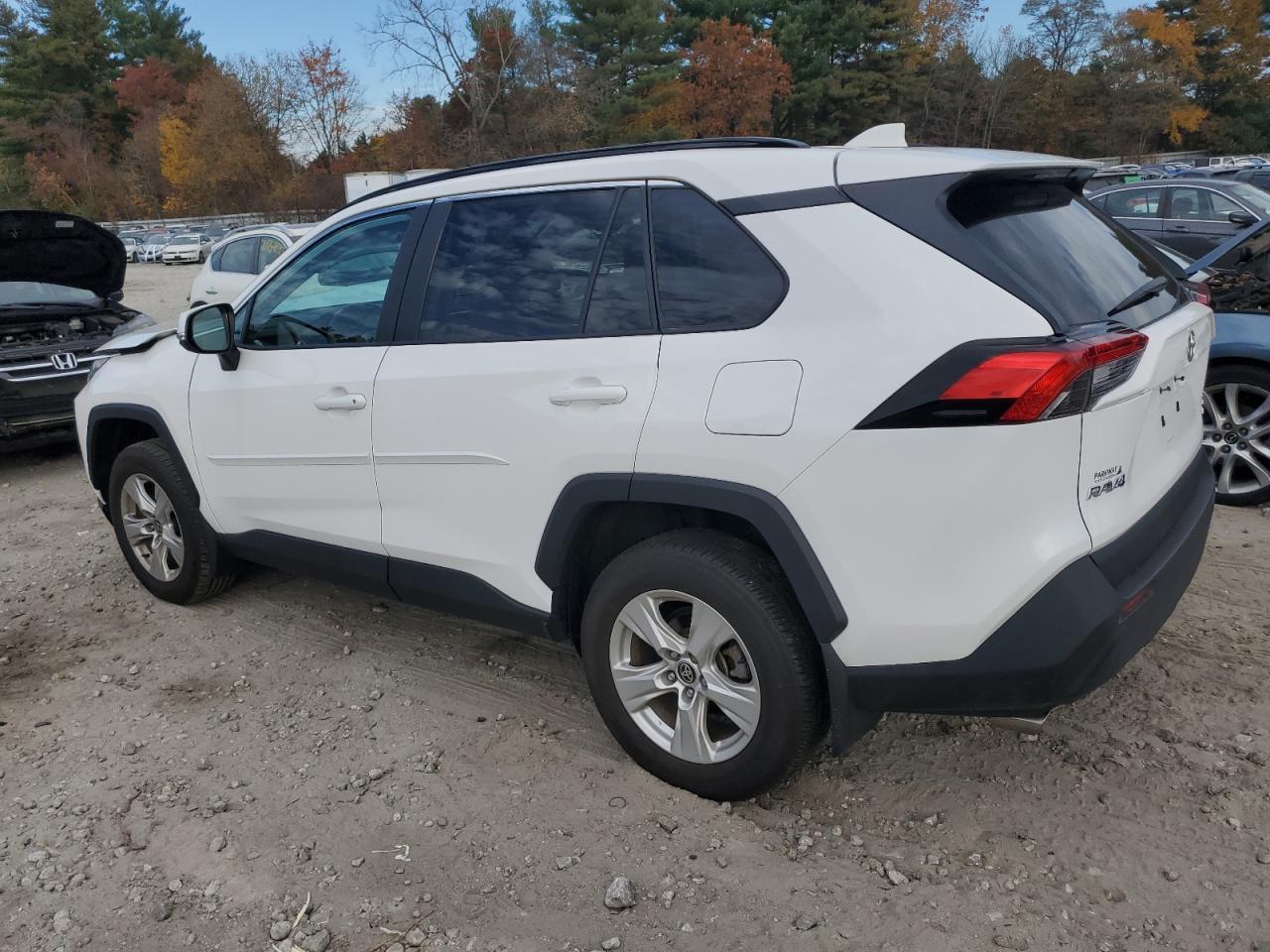Image 2 of 2021 TOYOTA RAV4 XLE 2021 with VIN 2T3P1RFV6MC228932