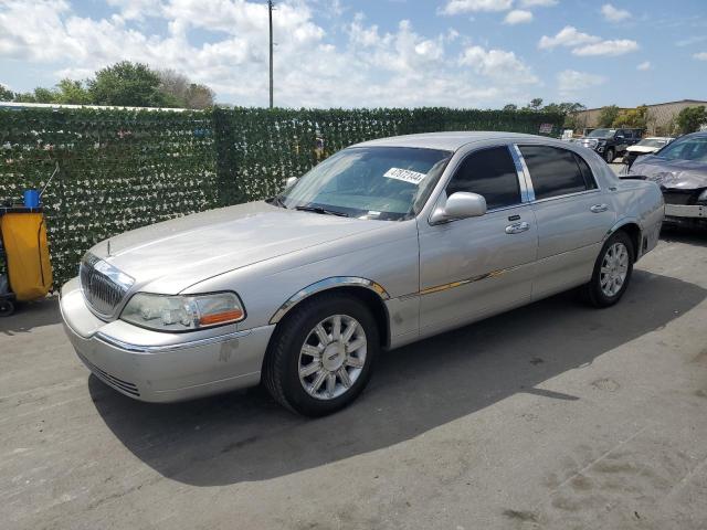 Изображение 1 2010 LINCOLN TOWN CAR SIGNATURE LIMITED 2010 с VIN 2LNBL8CV1AX602068