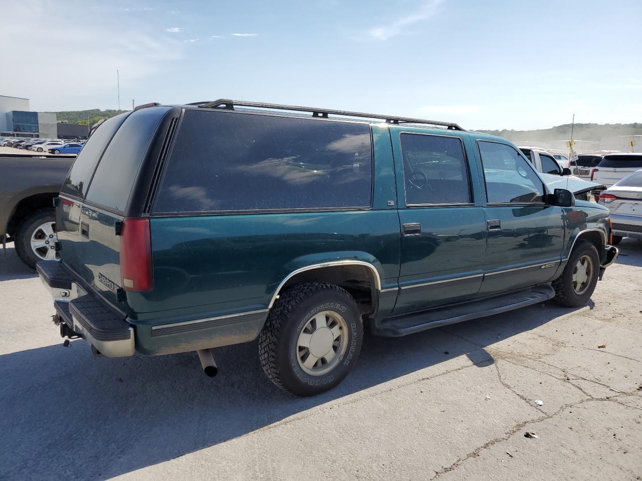 Изображение 3 1999 CHEVROLET SUBURBAN C1500 1999 с VIN 3GNEC16R9XG262248