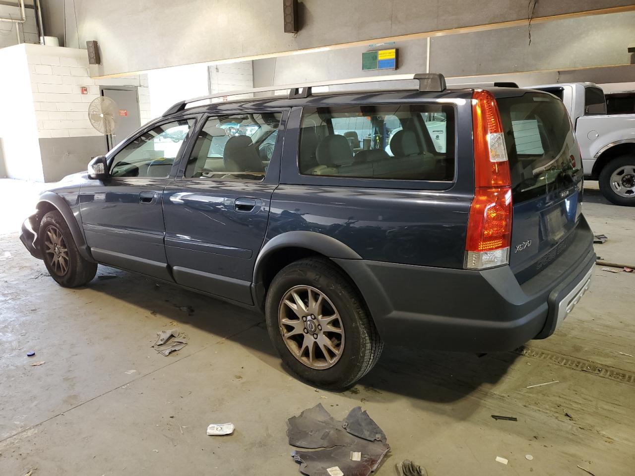 Image 2 of 2007 VOLVO XC70  2007 with VIN YV4SZ592471265151