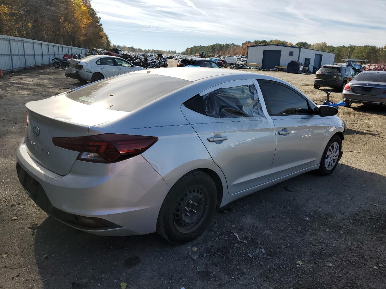 Image 3 of 2019 HYUNDAI ELANTRA SE 2019 with VIN 5NPD74LF3KH413153