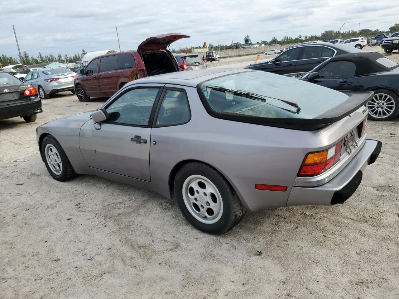 Image 2 of 1987 PORSCHE 944  1987 with VIN WP0AB0949HN472488