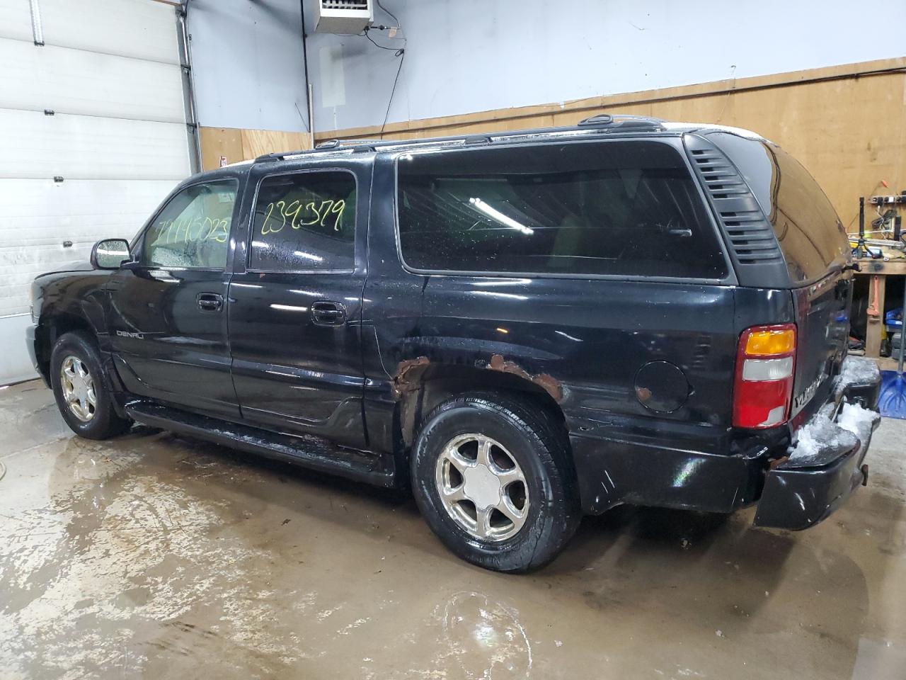 Image 2 of 2002 GMC DENALI XL K1500 2002 with VIN 1GKFK66U02J236084
