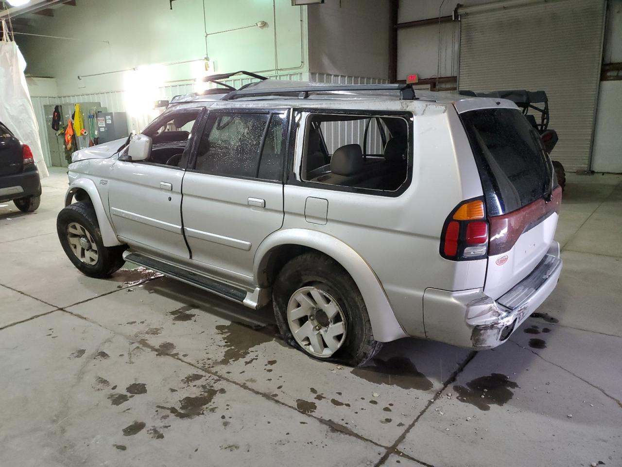 Image 2 of 2002 MITSUBISHI MONTERO SPORT LIMITED 2002 with VIN JA4LS41R82P009299