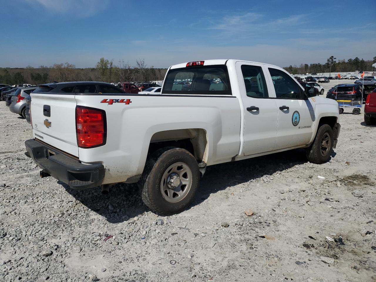 Image 3 of 2018 CHEVROLET SILVERADO K1500 2018 with VIN 1GCVKNEC8JZ151021