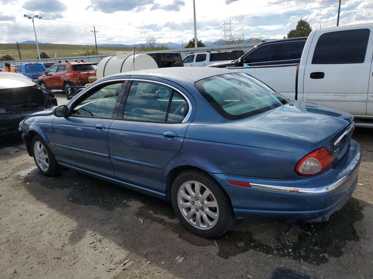 Image 2 of 2002 JAGUAR X-TYPE 2.5 2002 with VIN SAJEB51D72XC26453