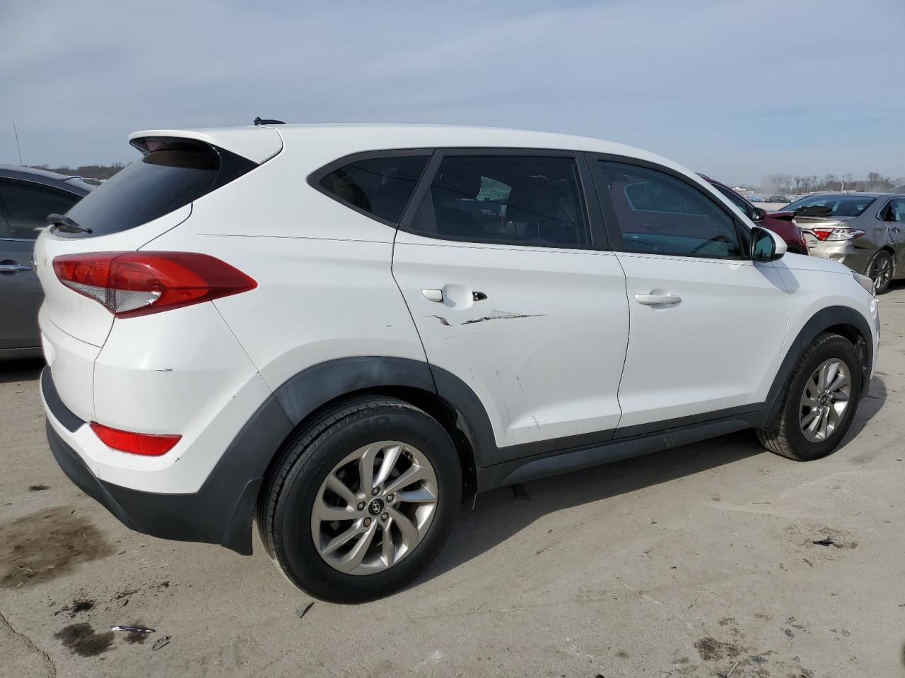 Obraz 3 z 2017 HYUNDAI TUCSON SE 2017 z VIN KM8J23A40HU369345