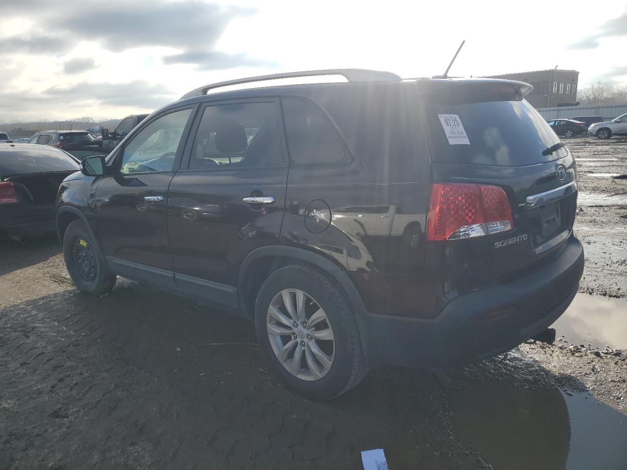 Image 2 of 2011 KIA SORENTO EX 2011 with VIN 5XYKU4A29BG101359