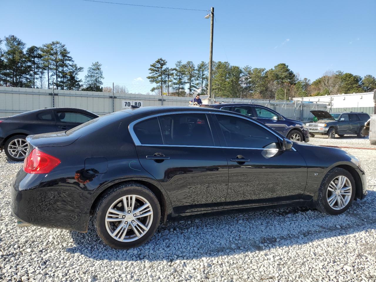 Image 3 of 2015 INFINITI Q40  2015 with VIN JN1CV6AP4FM502673
