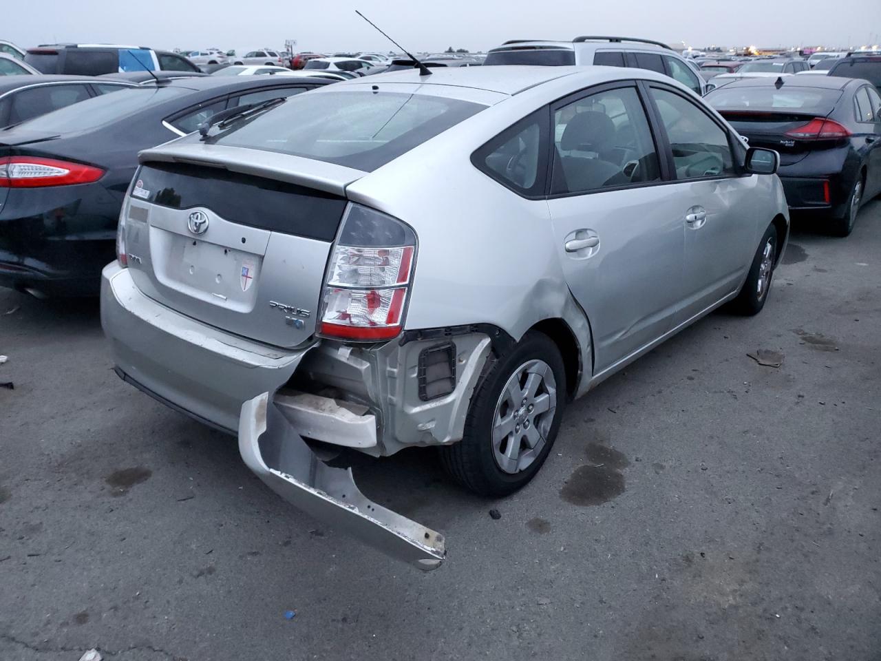 Image 3 of 2005 TOYOTA PRIUS  2005 with VIN JTDKB20UX57051442