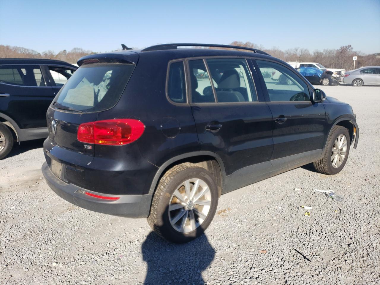 Image 3 of 2018 VOLKSWAGEN TIGUAN LIMITED  2018 with VIN WVGAV7AX0JK002567