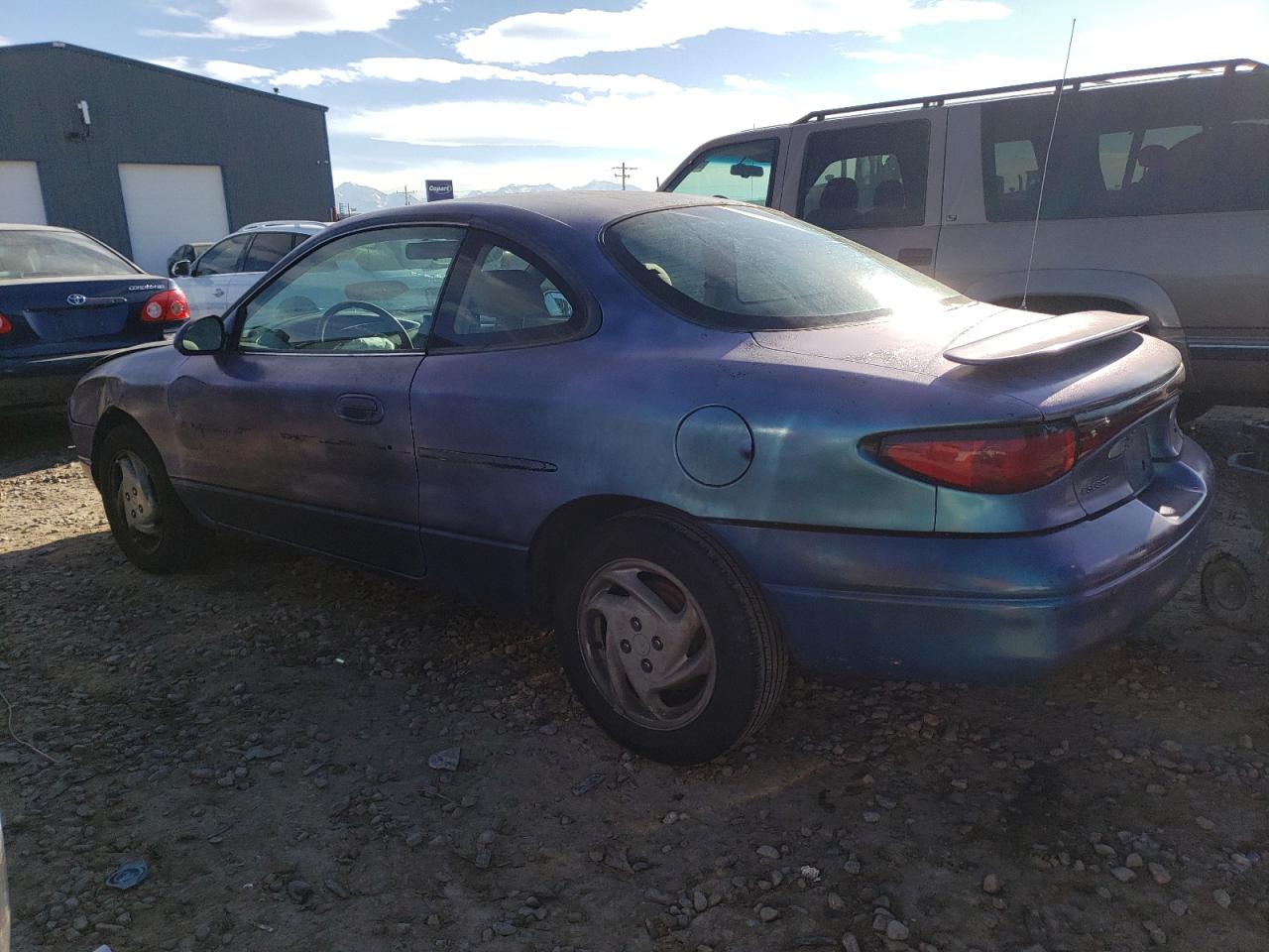 Изображение 2 2000 FORD ESCORT ZX2 2000 с VIN 3FAKP1133YR115261