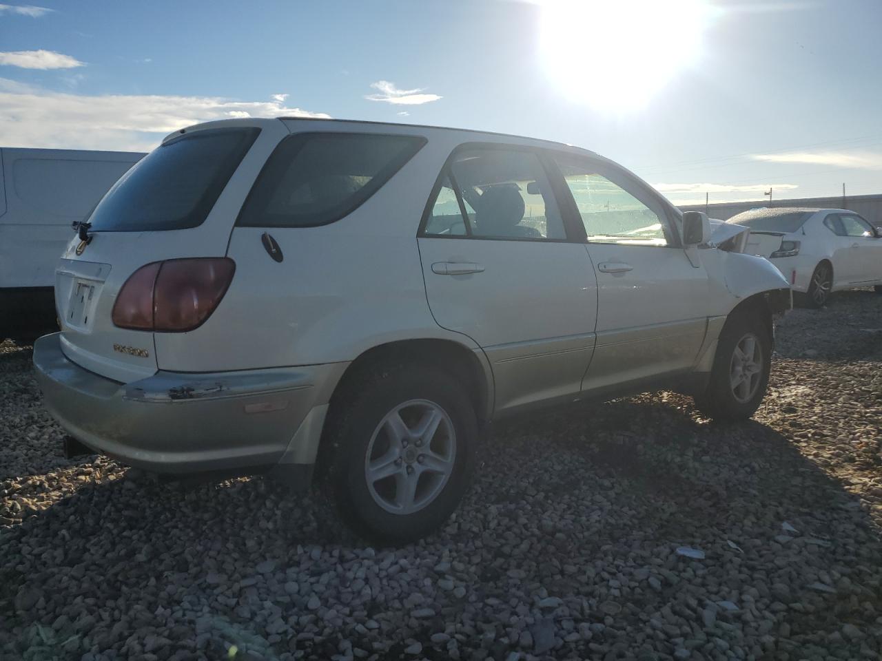 Изображение 3 2000 LEXUS RX 300 2000 с VIN JT6HF10U2Y0096811