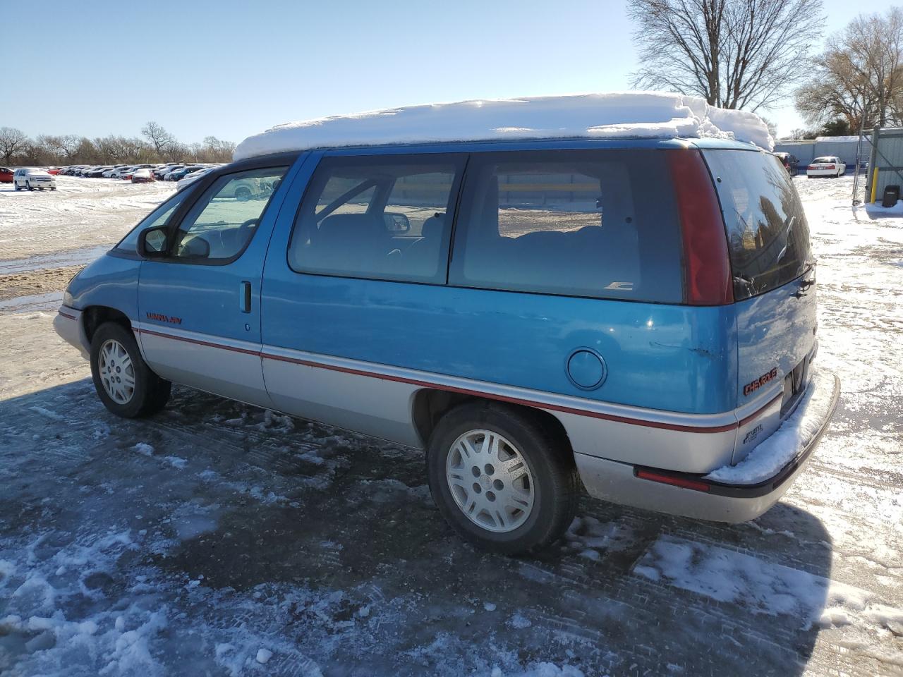 Image 2 of 1992 CHEVROLET LUMINA APV 1992 with VIN 1GNDU06D7NT134906