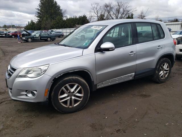 Image 1 of 2011 VOLKSWAGEN TIGUAN S 2011 with VIN WVGBV7AX8BW532199