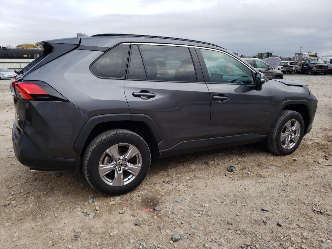 Изображение 3 2022 TOYOTA RAV4 XLE 2022 с VIN 2T3P1RFV9NC284865