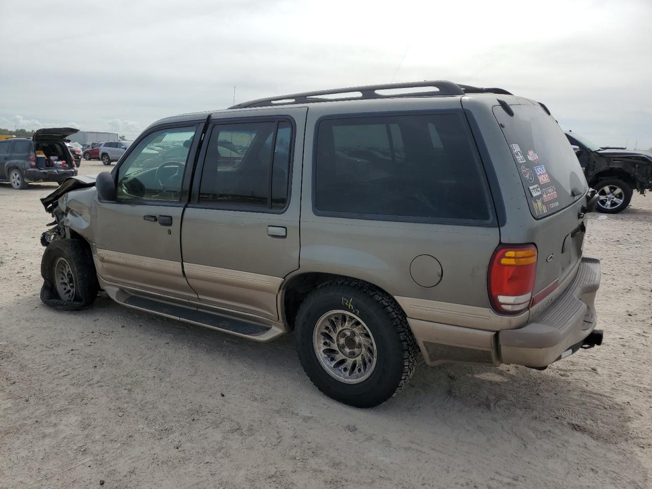 Obraz 2 z 2000 MERCURY MOUNTAINEER  2000 z VIN 4M2ZU66P3YUJ32753