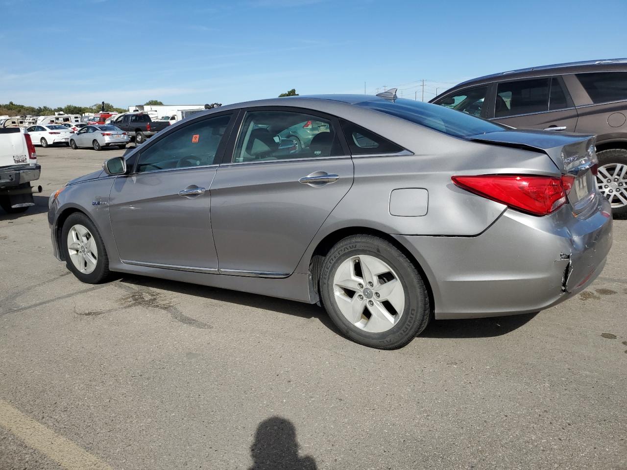 Image 2 of 2012 HYUNDAI SONATA HYBRID 2012 with VIN KMHEC4A40CA035363