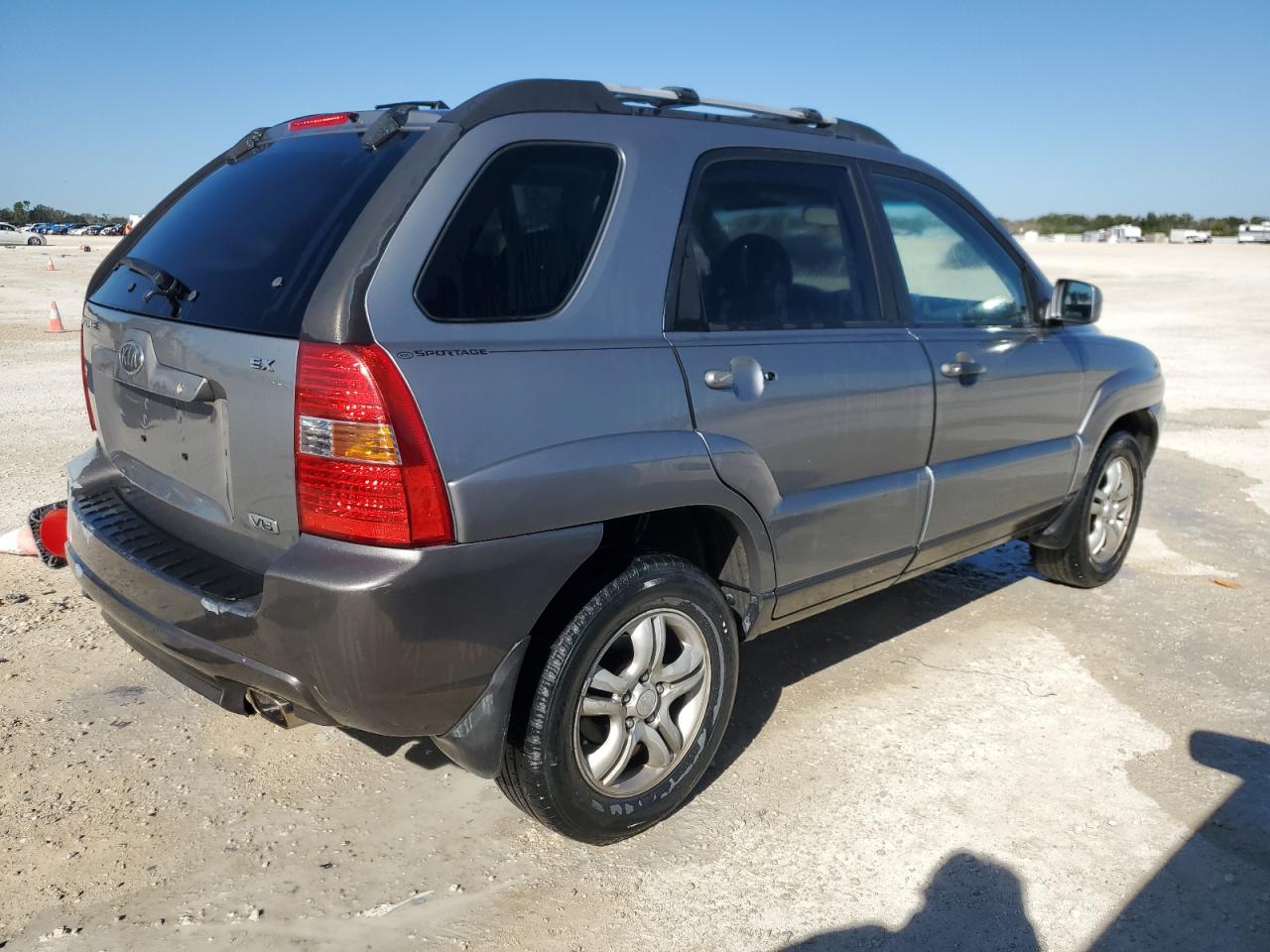 Image 3 of 2005 KIA NEW SPORTAGE  2005 with VIN KNDJF723357135913