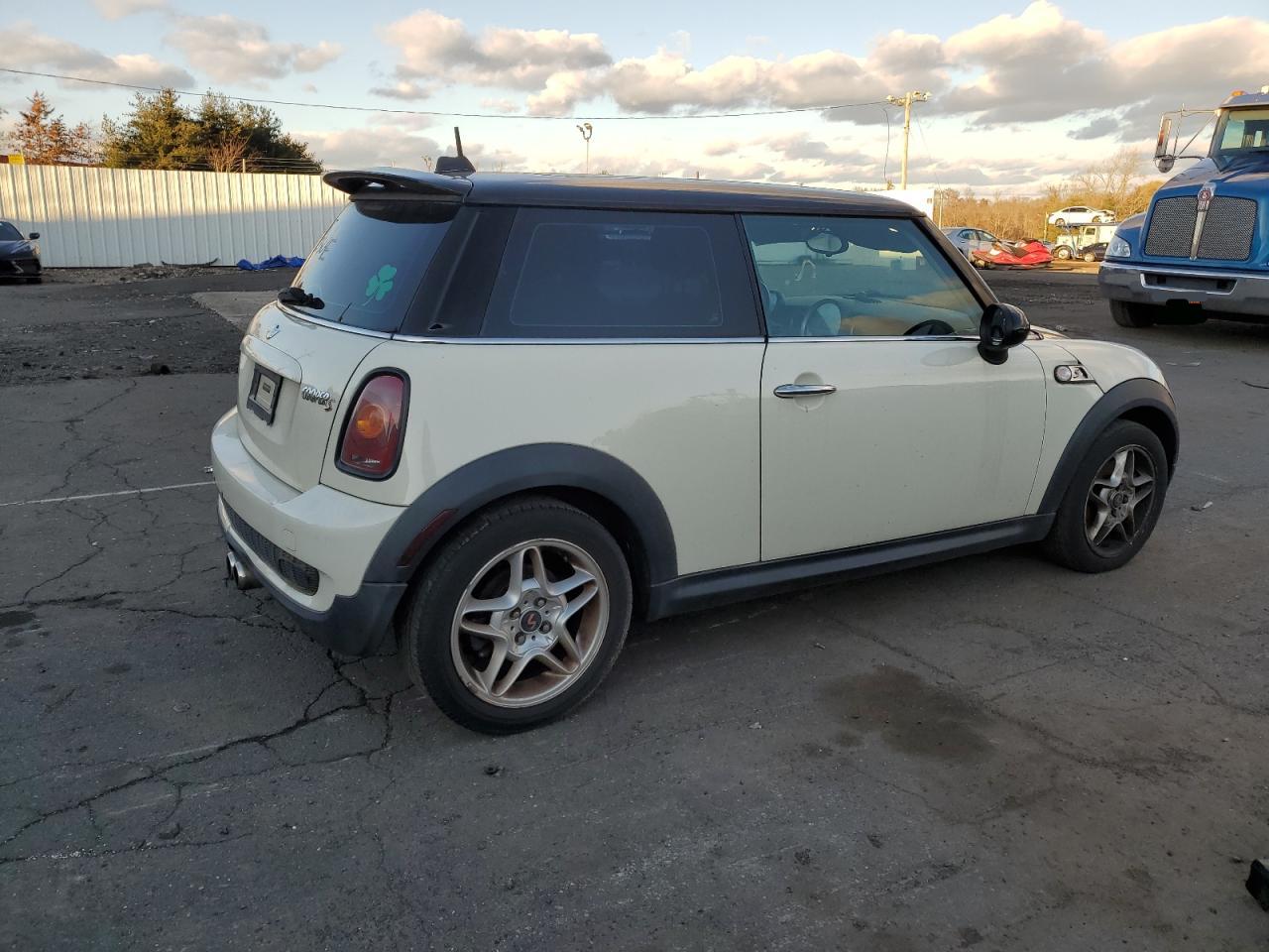 Obraz 3 z 2007 MINI COOPER S 2007 z VIN WMWMF73597TT82129