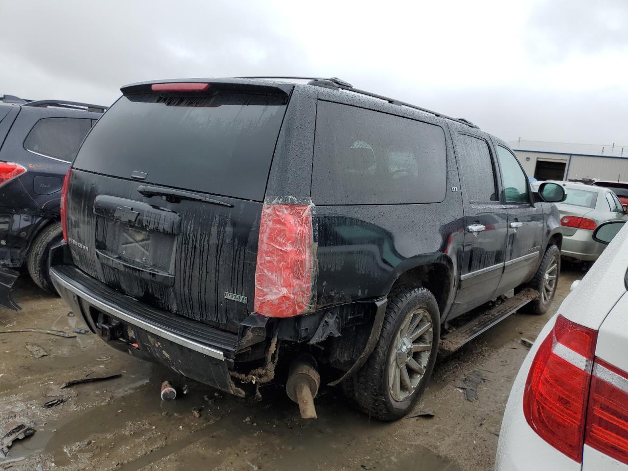 Изображение 3 2011 CHEVROLET SUBURBAN K1500 LTZ 2011 с VIN 1GNSKKE37BR206052