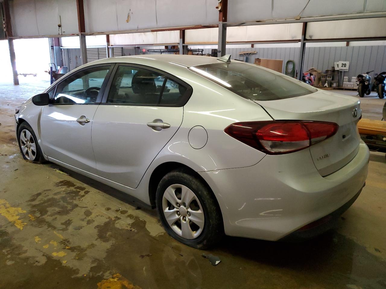 Изображение 2 2017 KIA FORTE LX 2017 с VIN 3KPFK4A75HE034252
