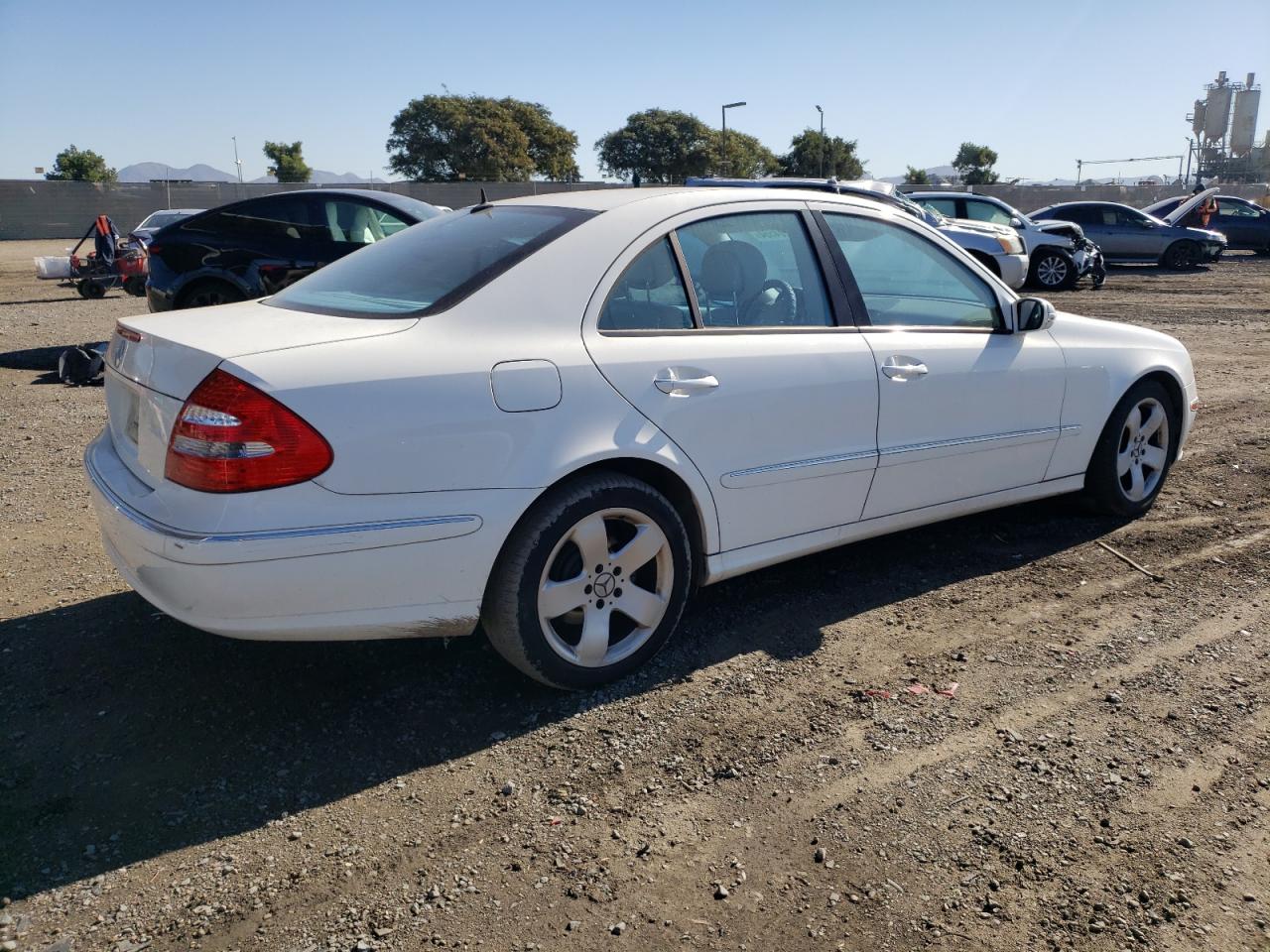 Image 3 of 2006 MERCEDES-BENZ E 500 2006 with VIN WDBUF70J16A834572
