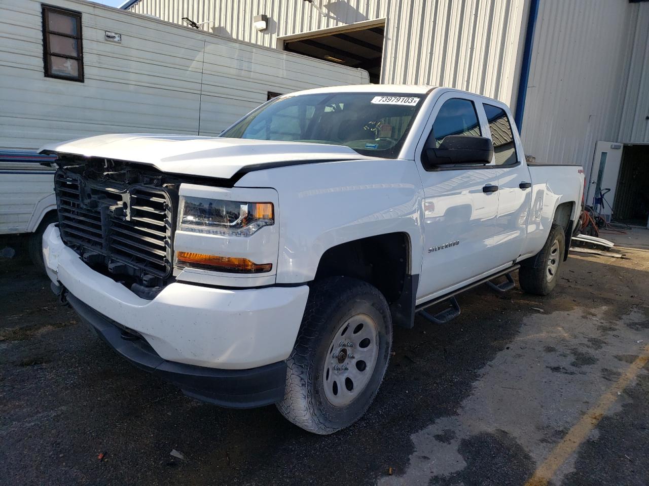 Obraz 1 z 2017 CHEVROLET SILVERADO K1500 CUSTOM 2017 z VIN 1GCVKPEH2HZ318863