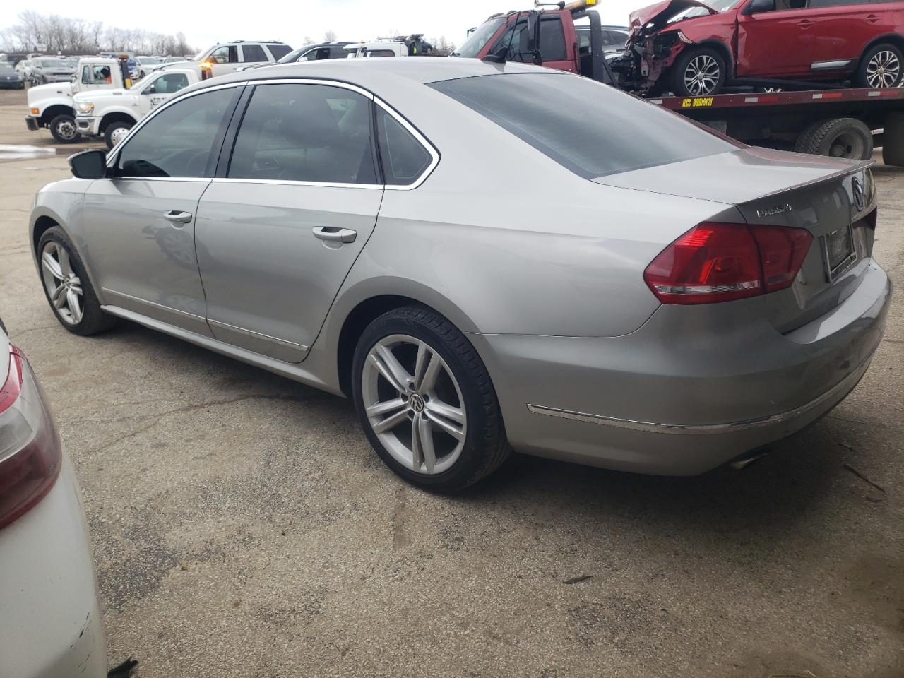 Image 2 of 2014 VOLKSWAGEN PASSAT SE 2014 with VIN 1VWBN7A34EC098349