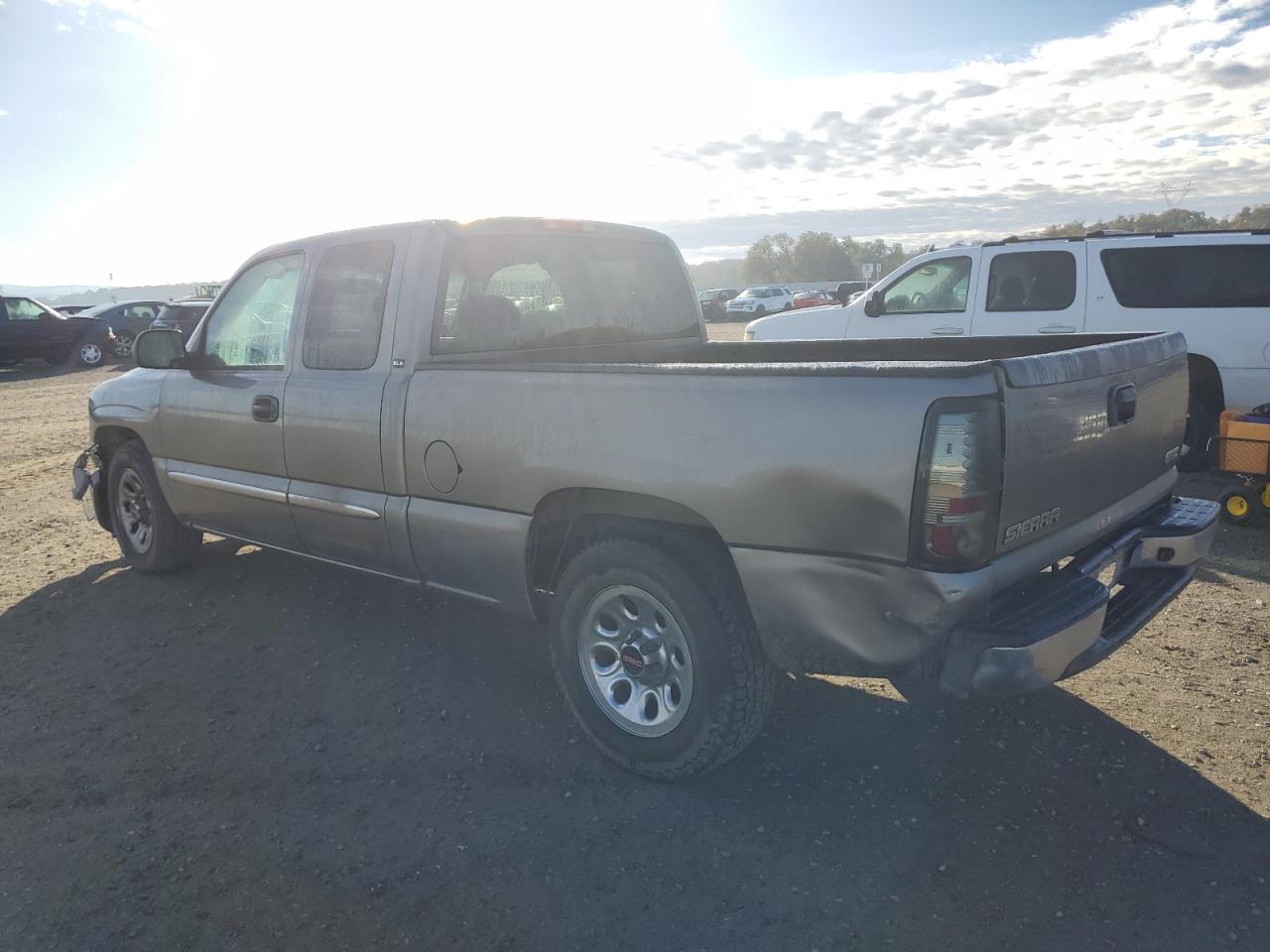 Image 2 of 2006 GMC NEW SIERRA C1500 2006 with VIN 1GTEC19V66Z186374