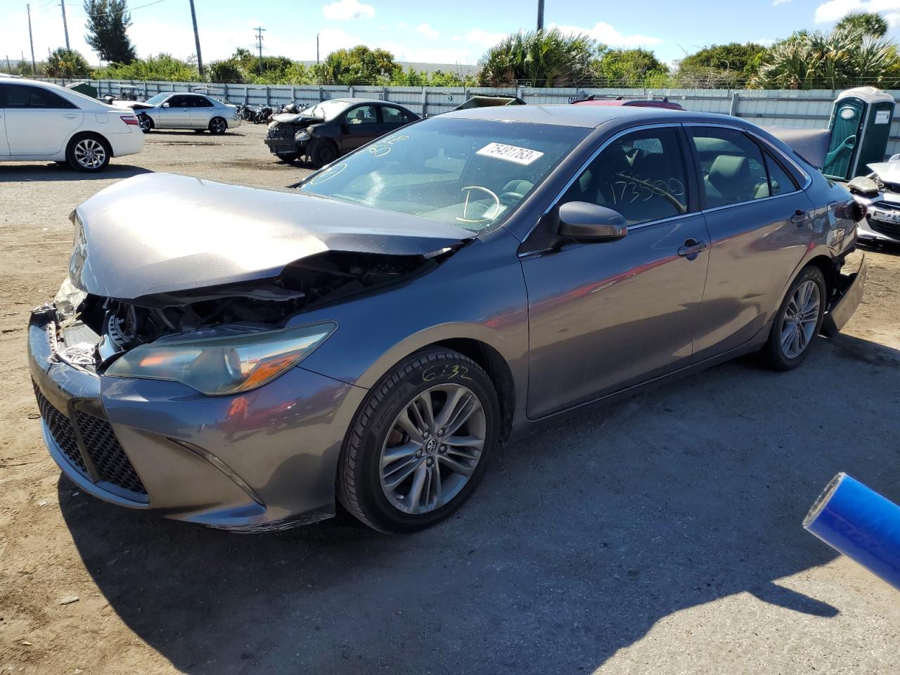 Obraz 1 z 2015 TOYOTA CAMRY SE 2015 z VIN 4T1BF1FK3FU483535